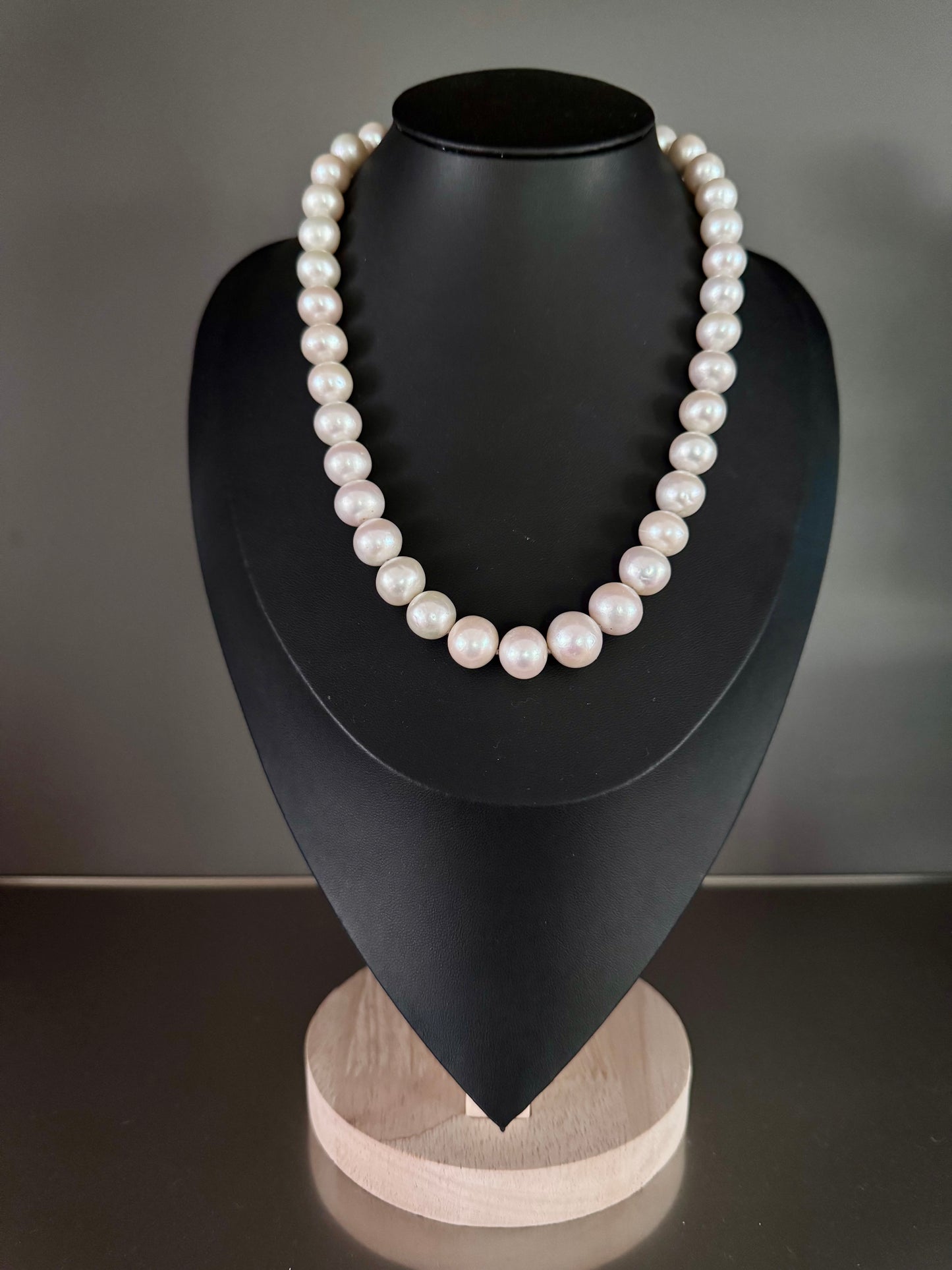 Monochrome Glow – White Edison Pearl Necklace with Black Spinel Pavé Oxidized Silver Clasp
