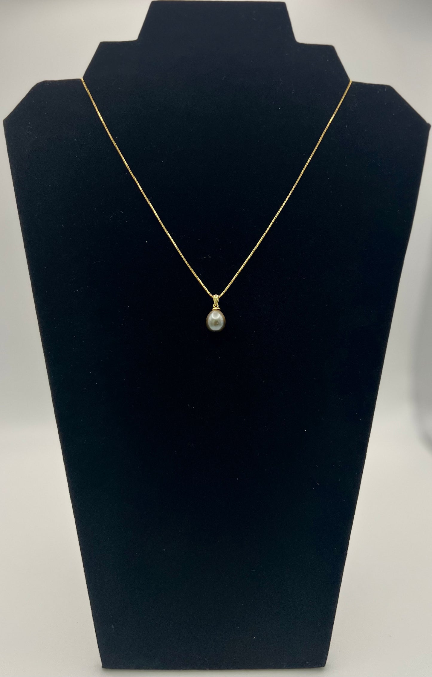 Tahitian Pearl Pendant on 14k Gold Chain