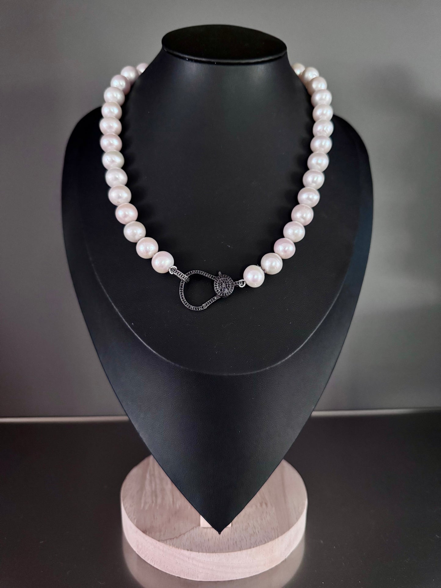 Monochrome Glow – White Edison Pearl Necklace with Black Spinel Pavé Oxidized Silver Clasp