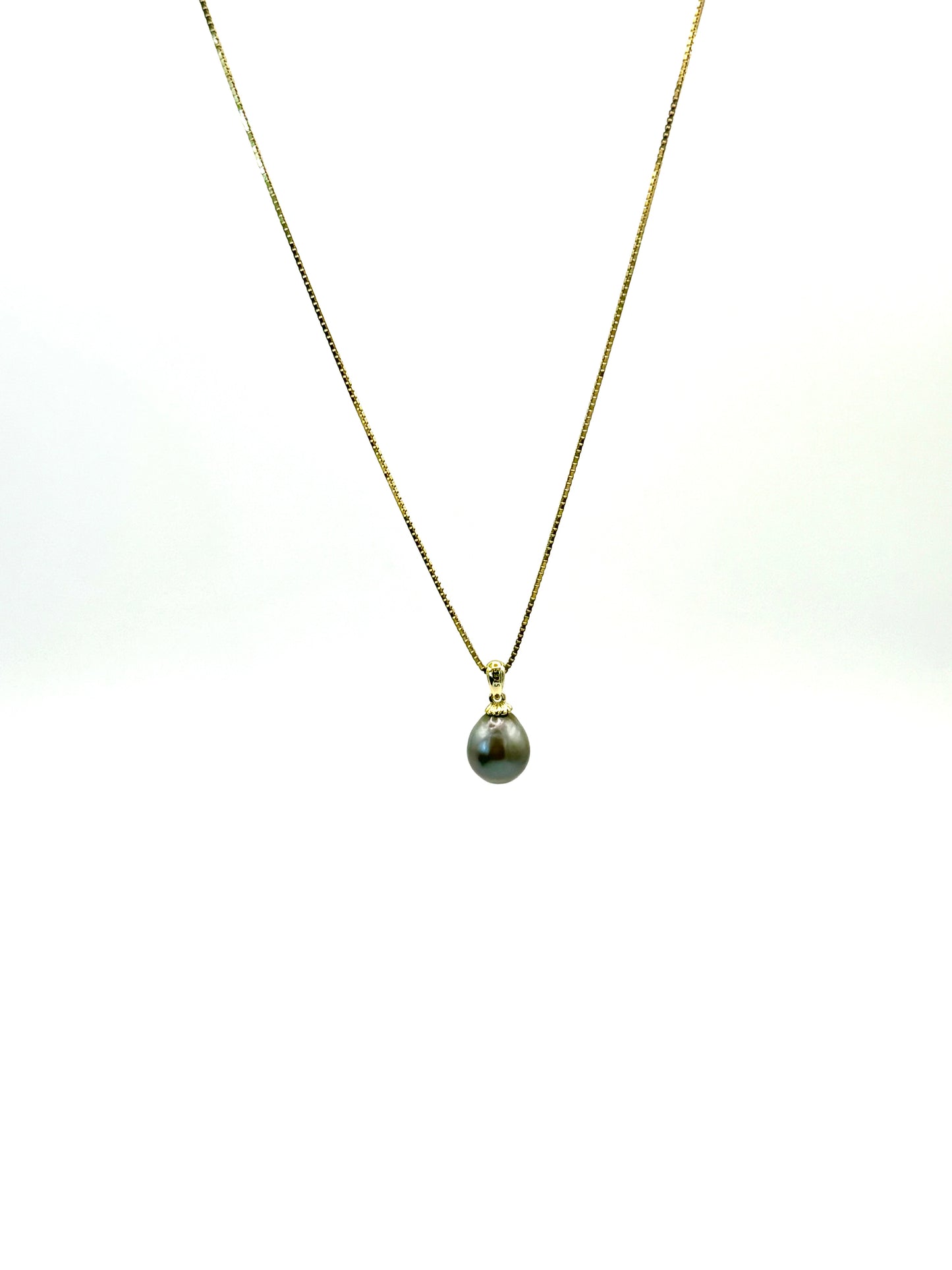 Tahitian Pearl Pendant on 14k Gold Chain