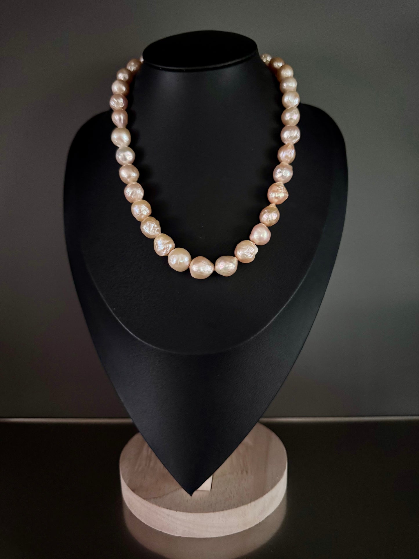 Sunblush Strand – 10–13mm Golden Peach Wrinkle Edison Pearls with Rose Gold Pavé Diamond Clasp
