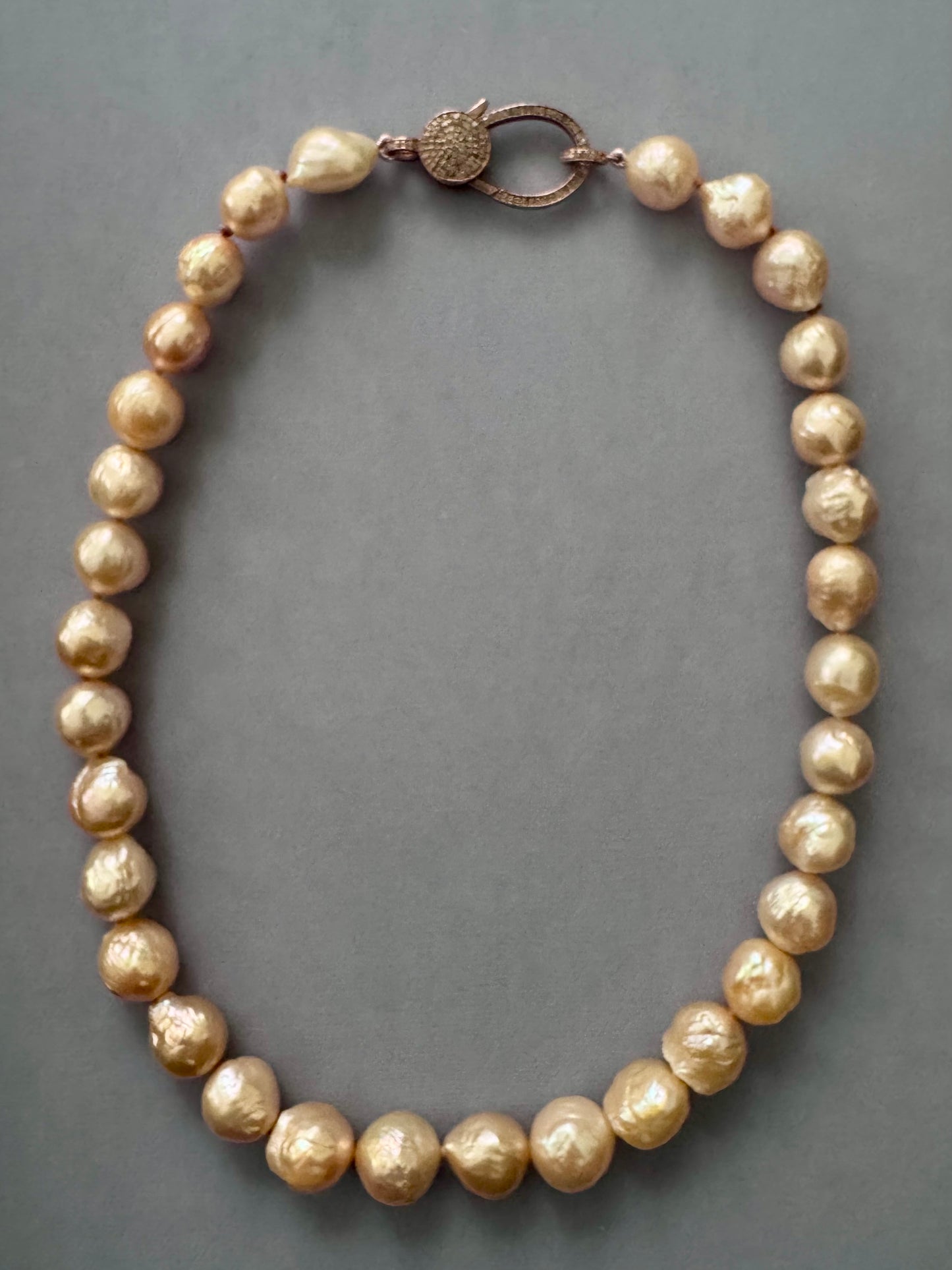 Sunblush Strand – 10–13mm Golden Peach Wrinkle Edison Pearls with Rose Gold Pavé Diamond Clasp
