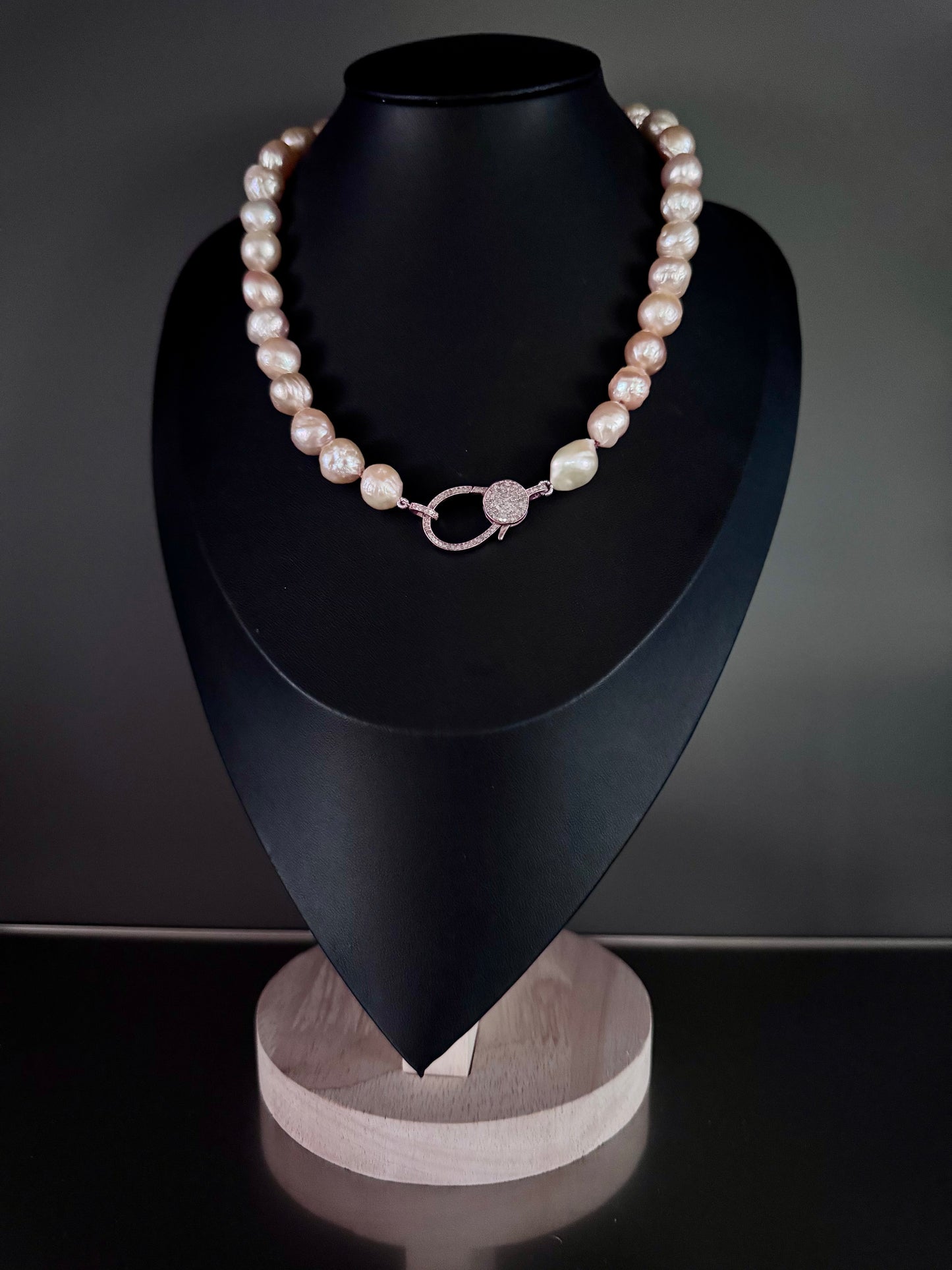 Sunblush Strand – 10–13mm Golden Peach Wrinkle Edison Pearls with Rose Gold Pavé Diamond Clasp