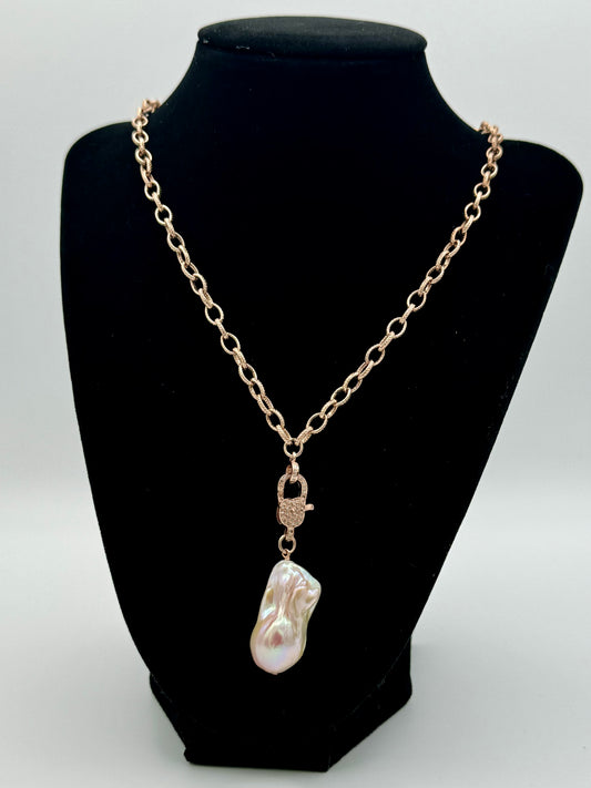Rose Drift – Pink Baroque Pearl Necklace with Pavé Diamond Rose Gold Clasp & Removable Pearl Charm