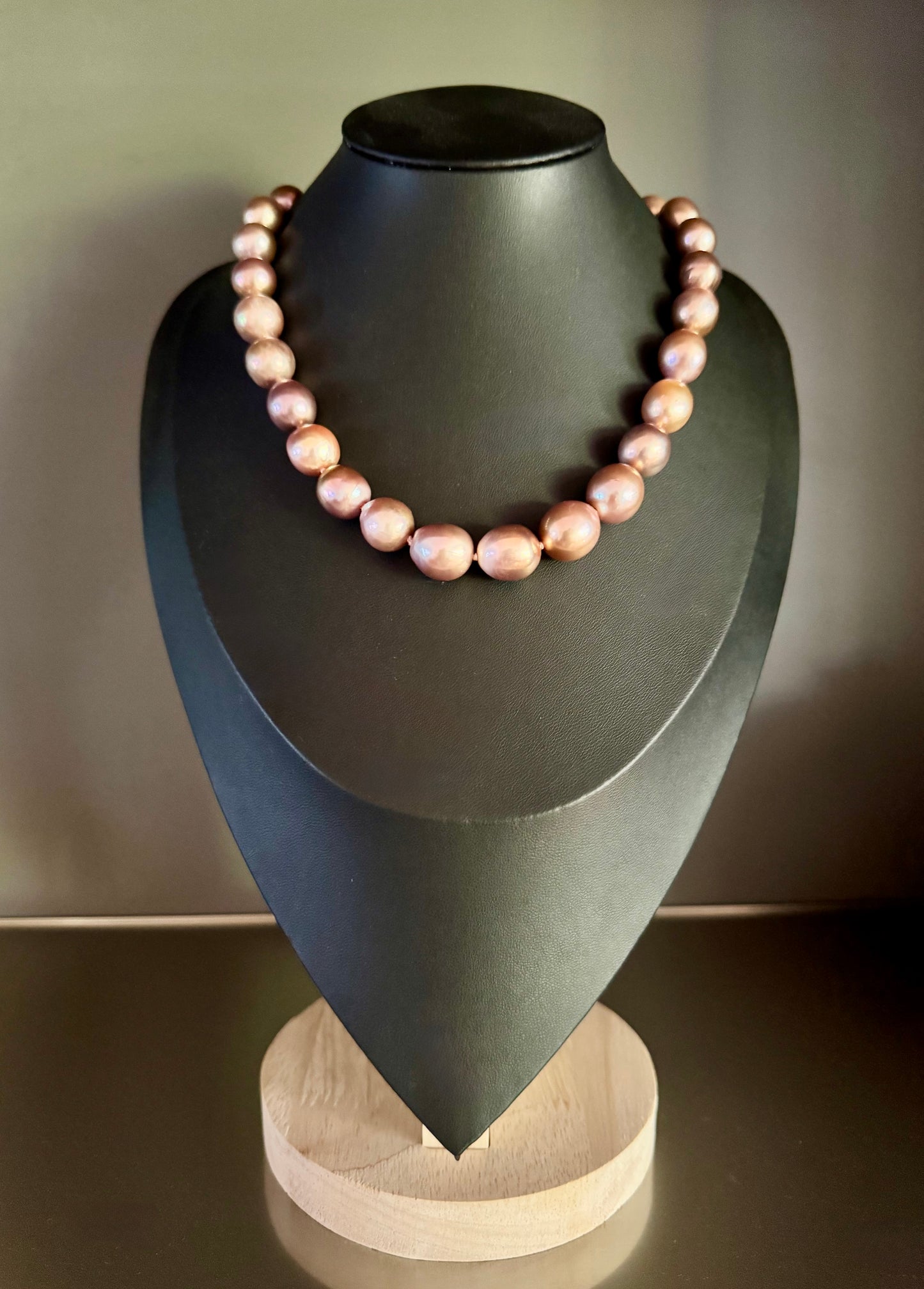 Solar Blush – Metallic Golden Pink Edison Pearl Necklace with Rose Gold Pavé Diamond Clasp