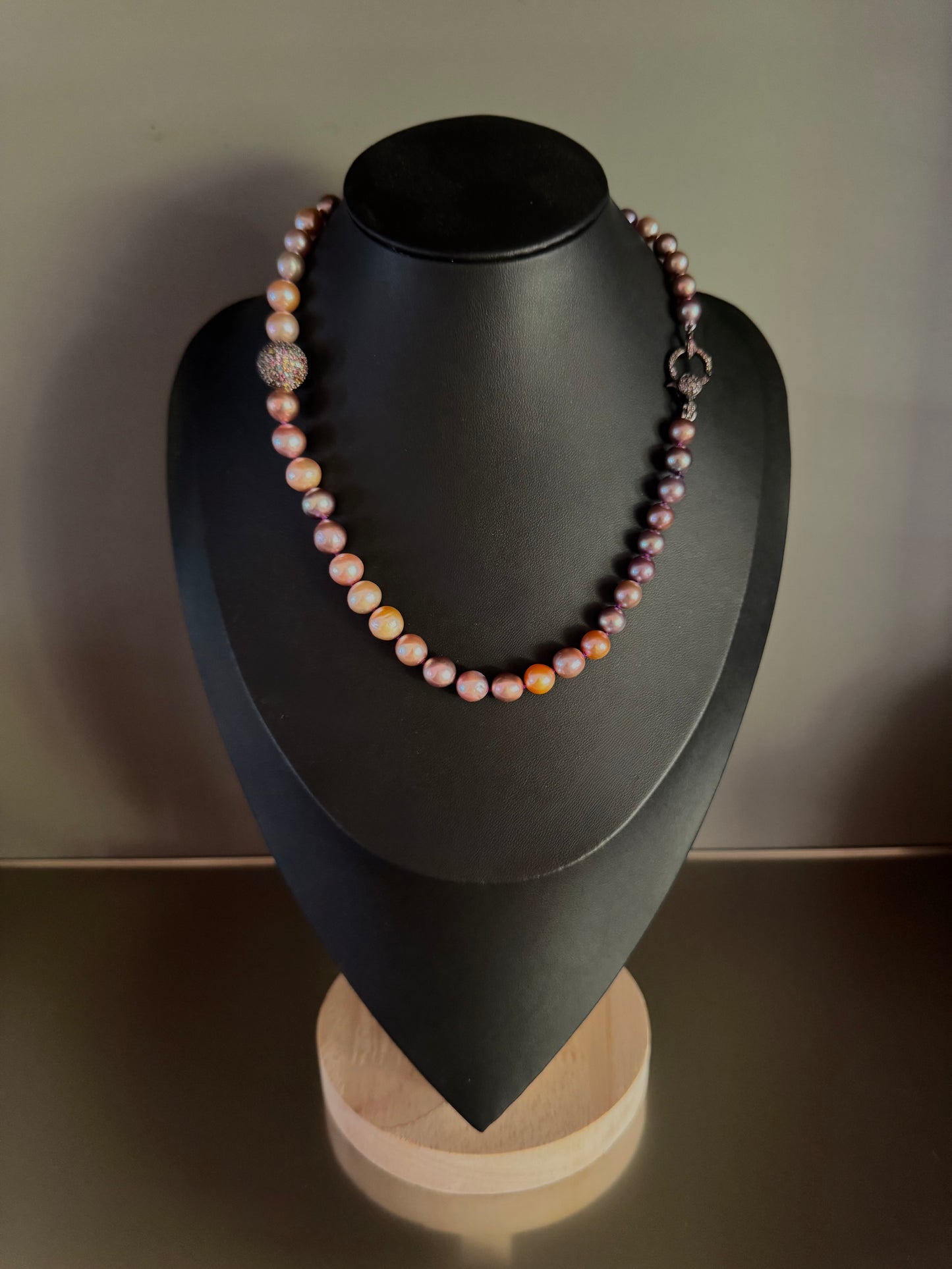 Iris Light – Metallic Freshwater Akoya Pearl Necklace with Tourmaline Bead & Clasp