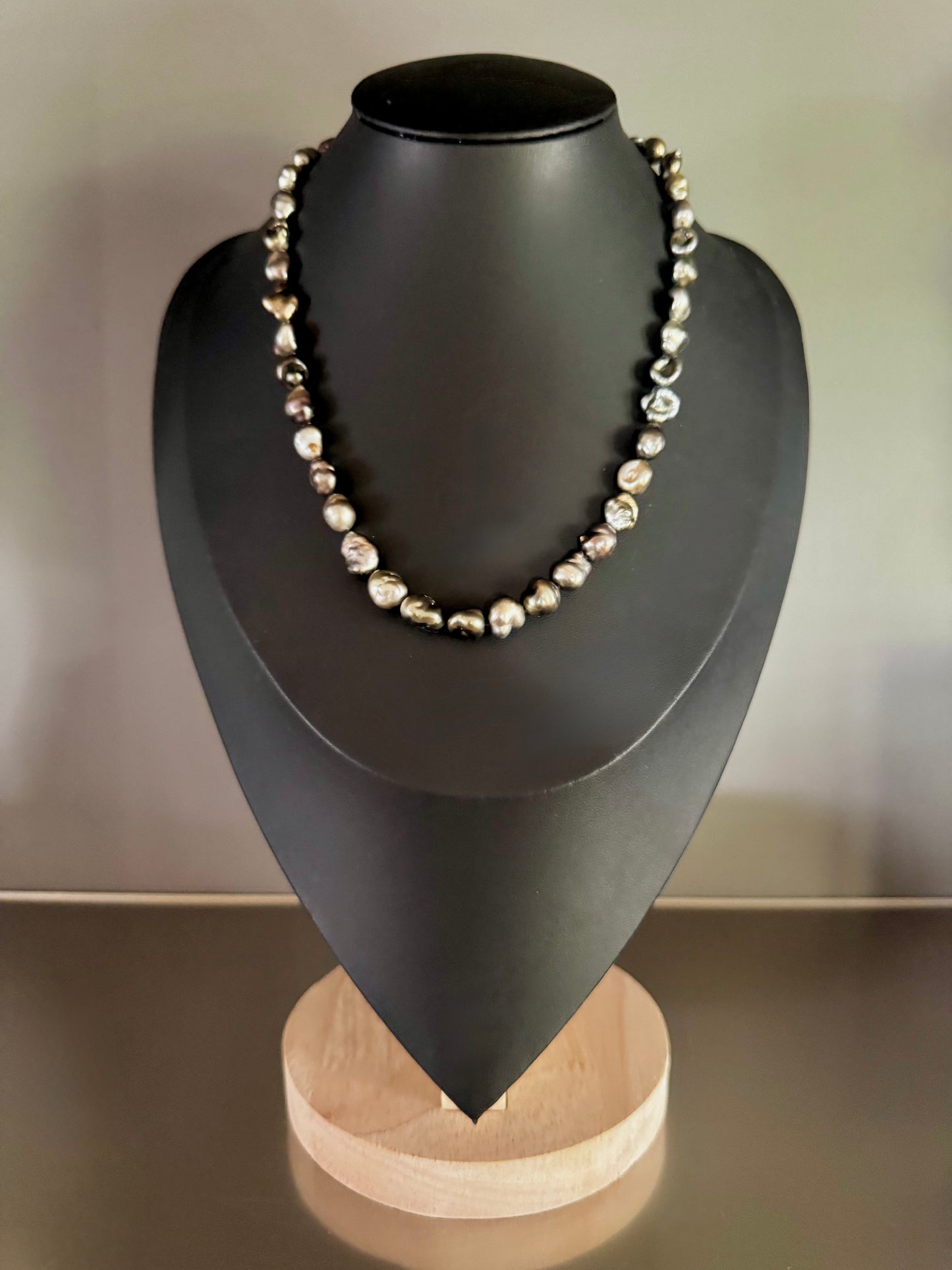Ocean Whisper – Tahitian Keshi Pearl Necklace with Oxidized Silver Diamond Clasp