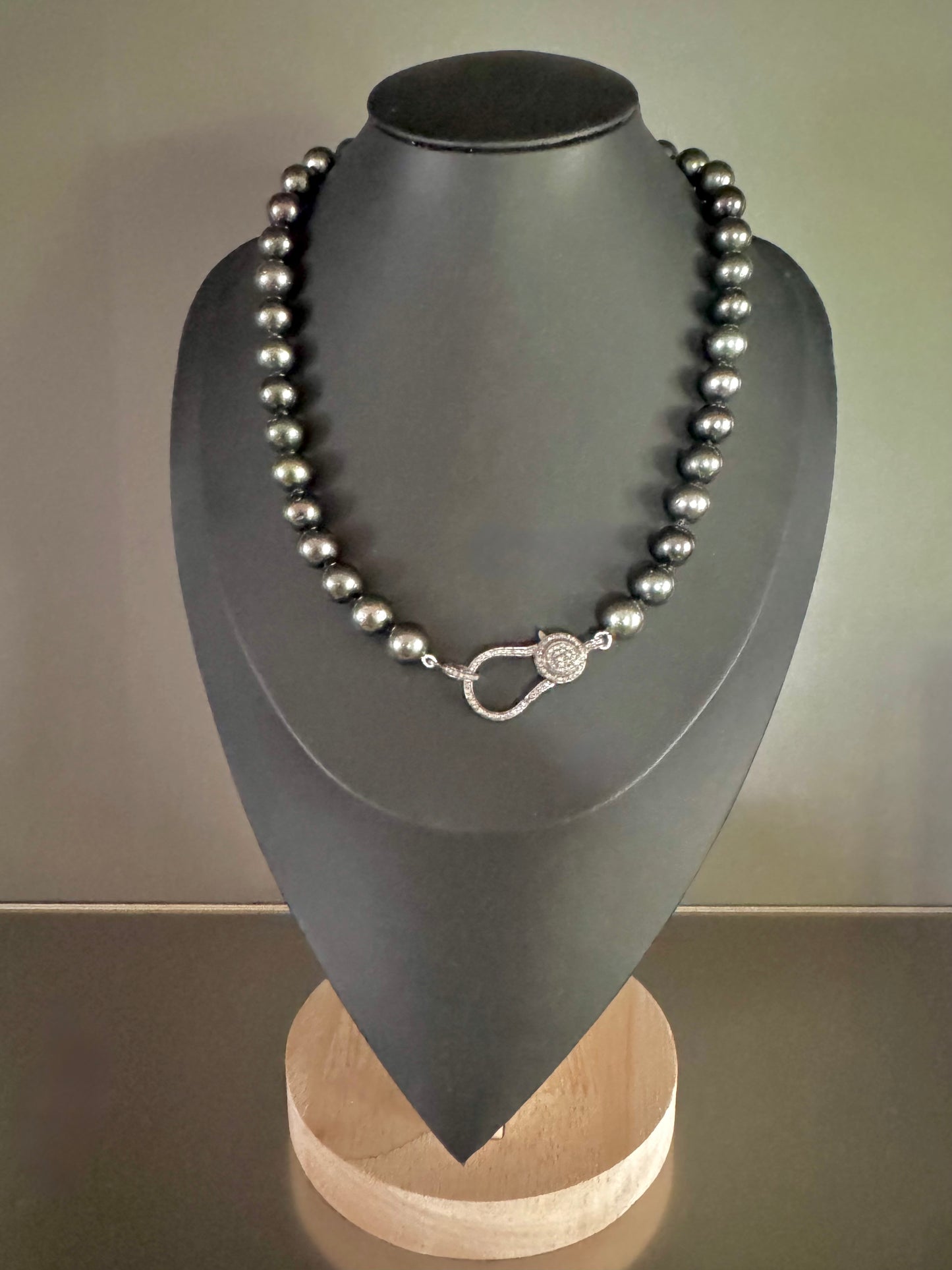 Black Tide - 10–11mm Black Tahitian Pearls, Pavé Diamond Clasp