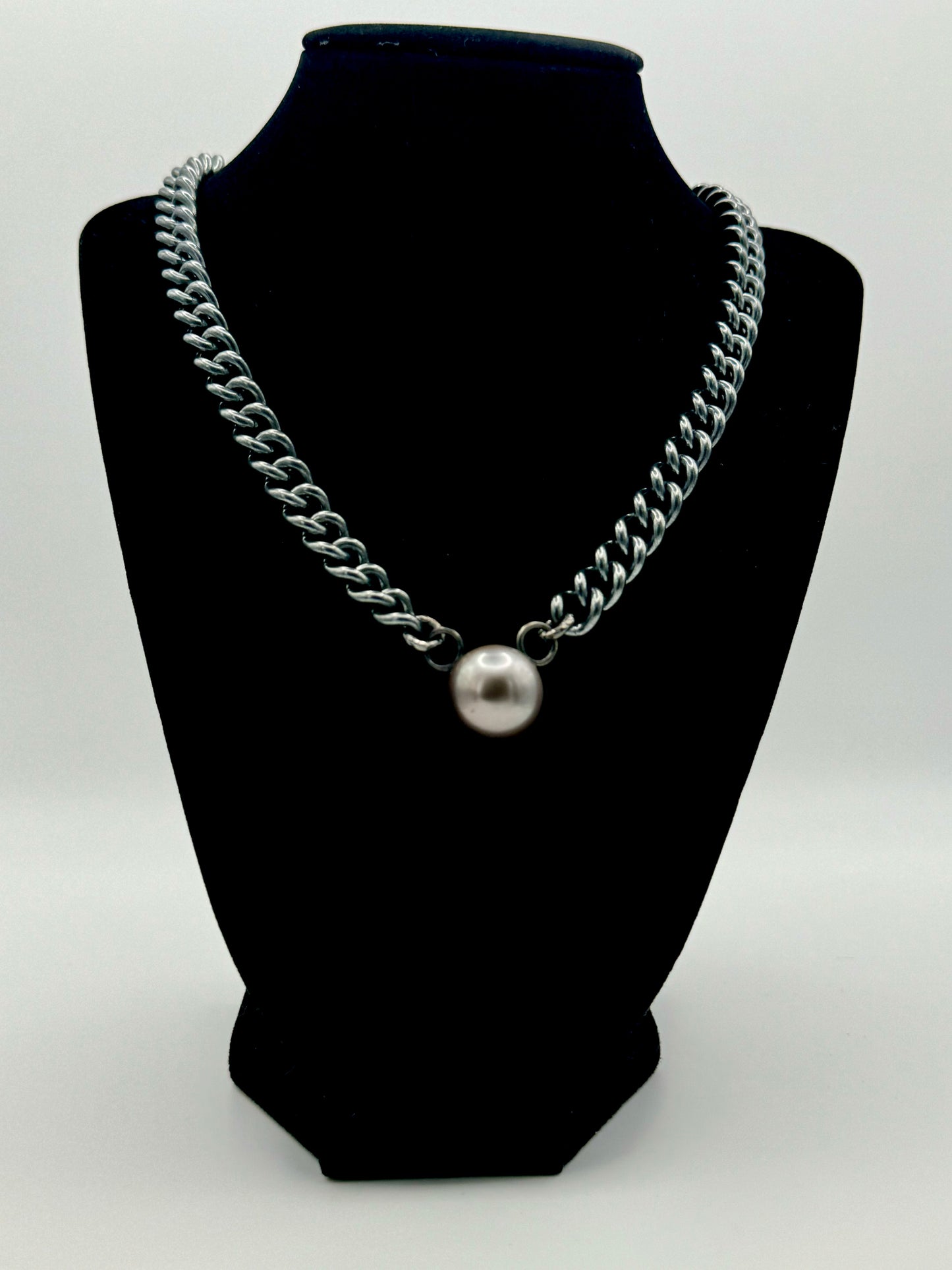 Modern Luster: Tahitian Pearl Oxidized Curb Link Necklace
