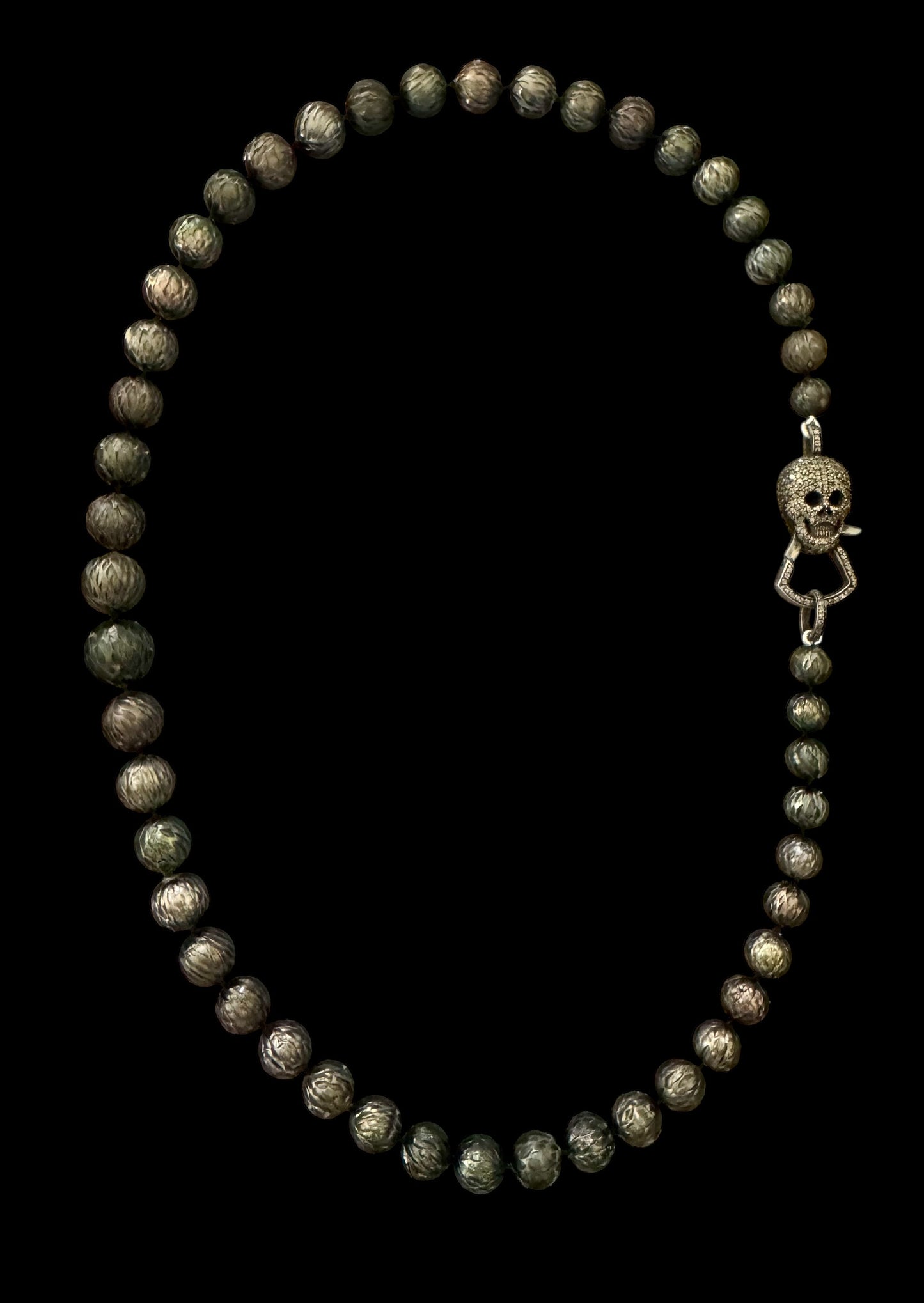 Drakon – Carved Tahitian Pearl Necklace with Pavé Diamond Skull Clasp