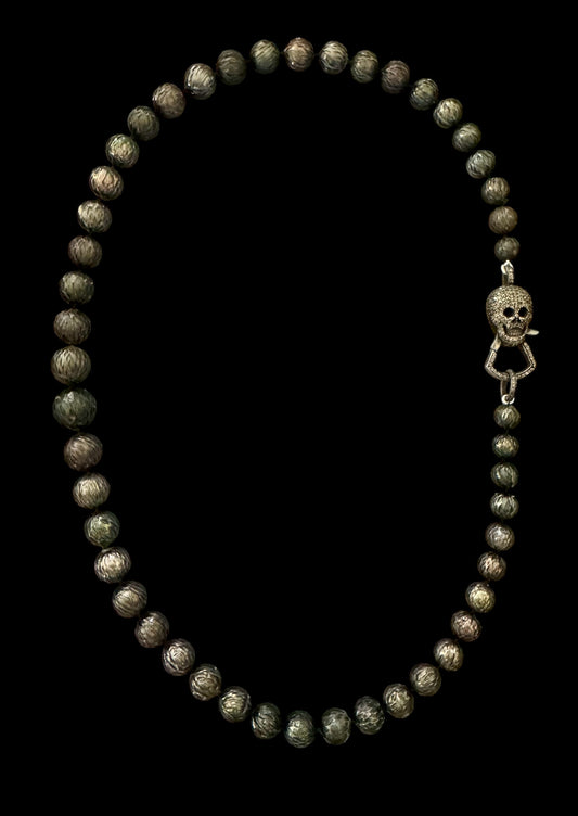 Drakon – Carved Tahitian Pearl Necklace with Pavé Diamond Skull Clasp