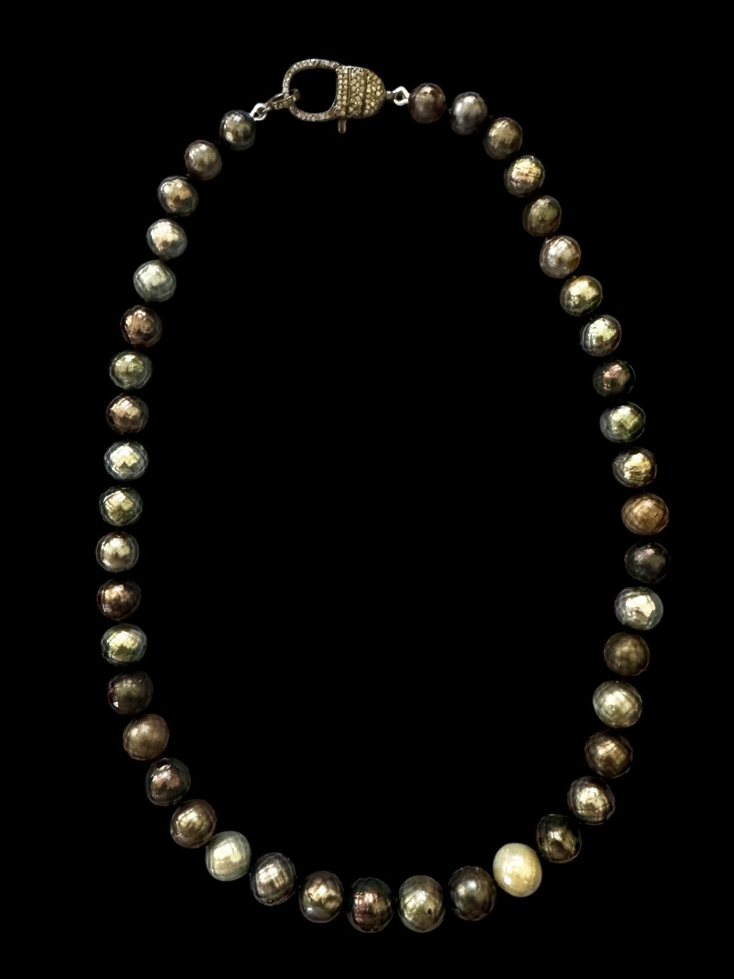 Shadowcut – Faceted Tahitian Pearl Necklace with Pavé Diamond Clasp