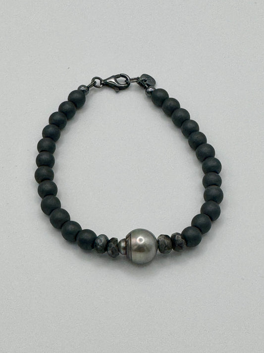 Grey Tahitian Pearl Black Onyx Bracelet