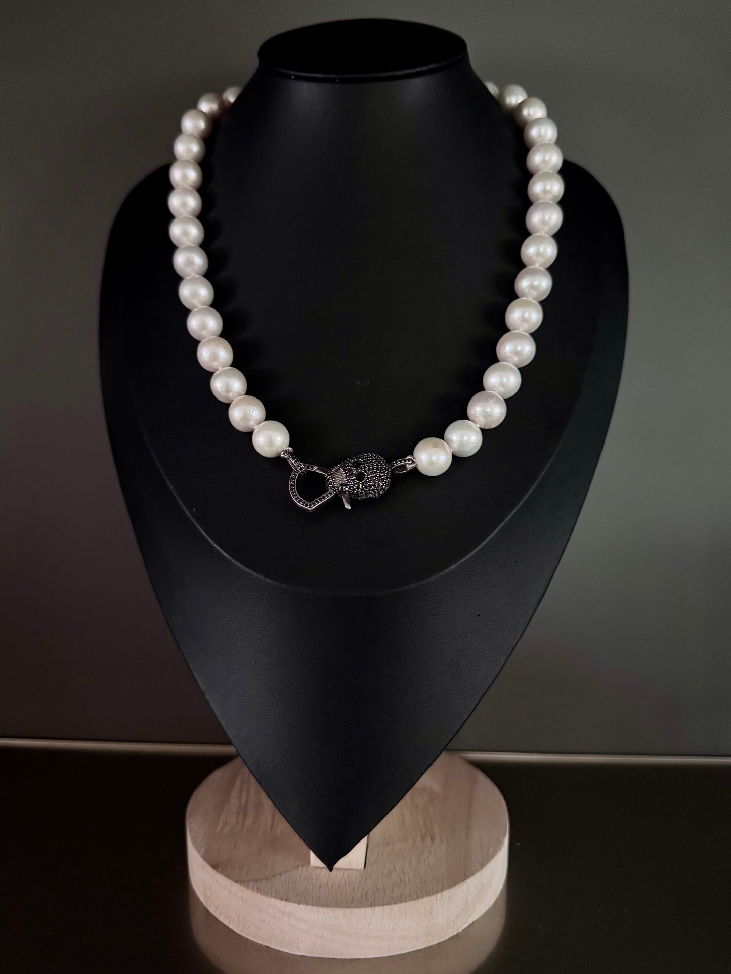 Luminous Edge – White Edison Pearl & Black Spinel Skull Necklace