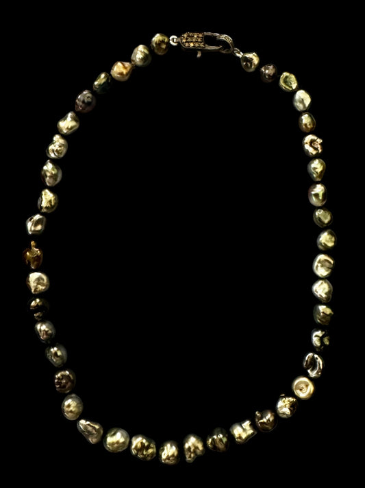 Ocean Whisper – Tahitian Keshi Pearl Necklace with Oxidized Silver Diamond Clasp