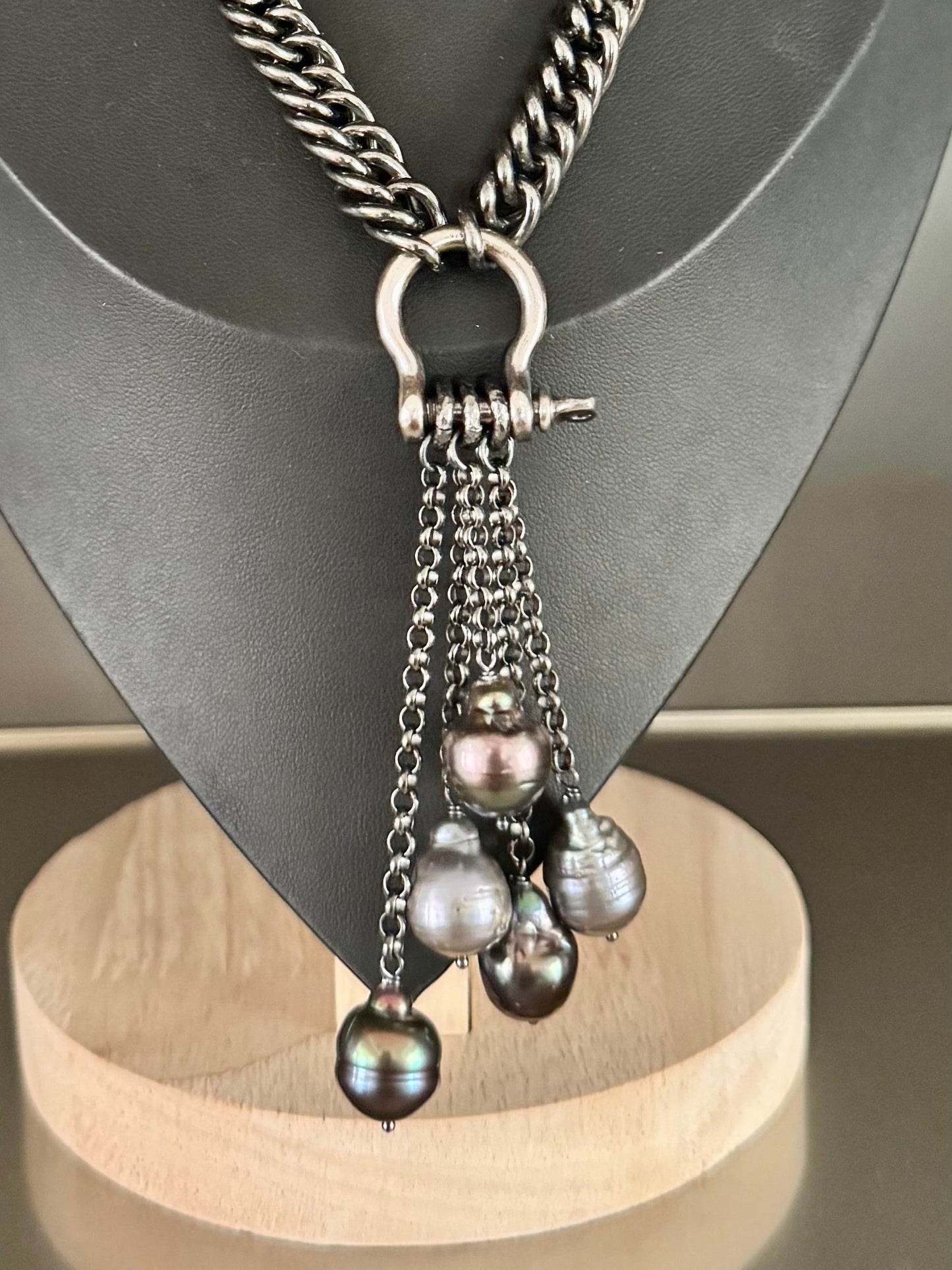 Obsidian Tides – Baroque Freshwater Pearl Dangle Necklace