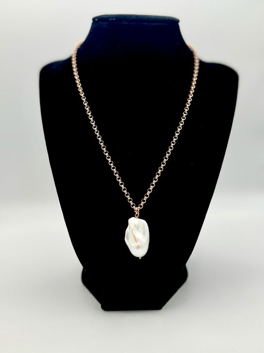 White Baroque Freshwater Pearl Rose Gold Necklace