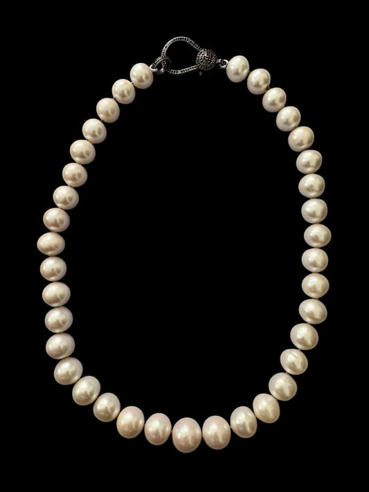 Monochrome Glow – White Edison Pearl Necklace with Black Spinel Pavé Oxidized Silver Clasp